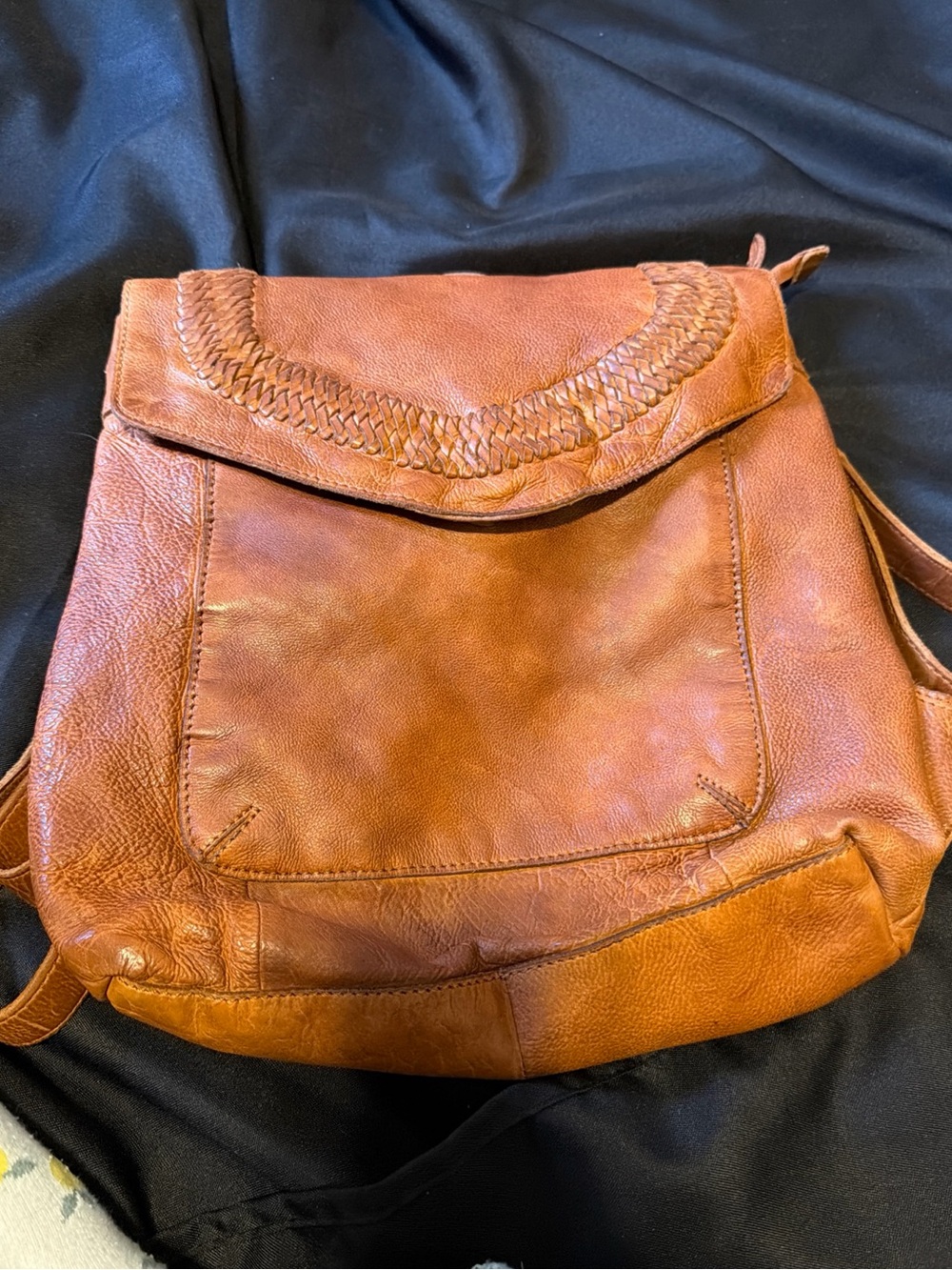 Vilenca Holland Brown Leather Backpack with Braided Flap - Picture 10 of 11
